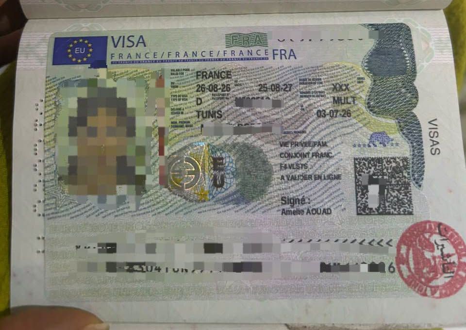 Visa long séjour Type D conjoint de Français obtenu, valable du 26/08/2026 au 25/08/2027